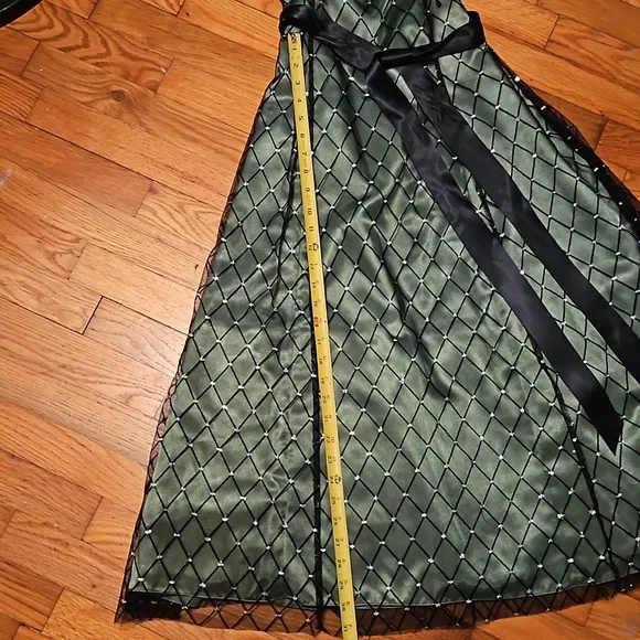 FORMAL PARTY DRESS - Picture 9 of 12